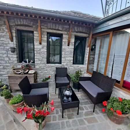 "Villa 70" Guesthouse ジロカストラ エクステリア 写真