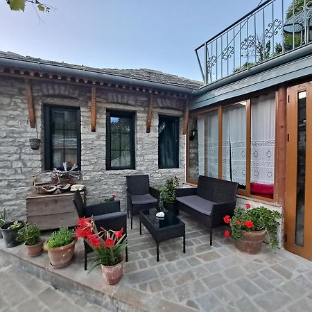 "Villa 70" Guesthouse ジロカストラ エクステリア 写真