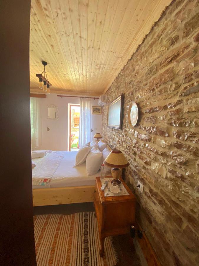 "Villa 70" Guesthouse ジロカストラ エクステリア 写真