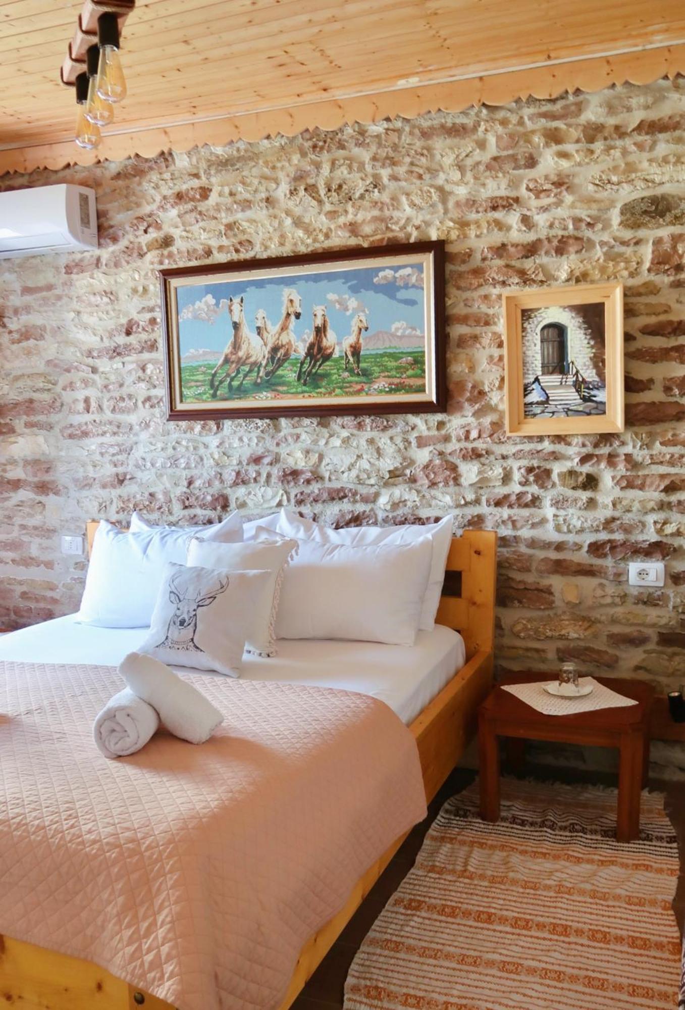 "Villa 70" Guesthouse ジロカストラ エクステリア 写真