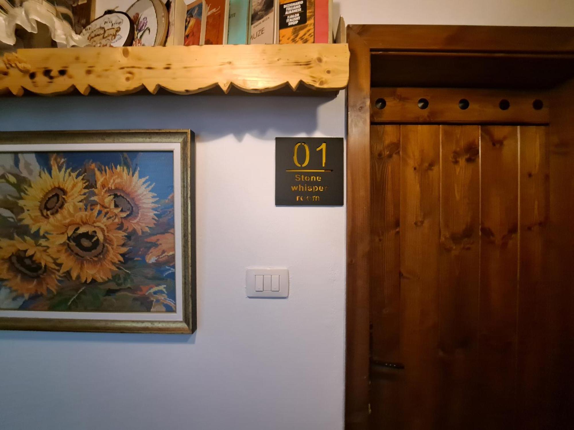 "Villa 70" Guesthouse ジロカストラ エクステリア 写真