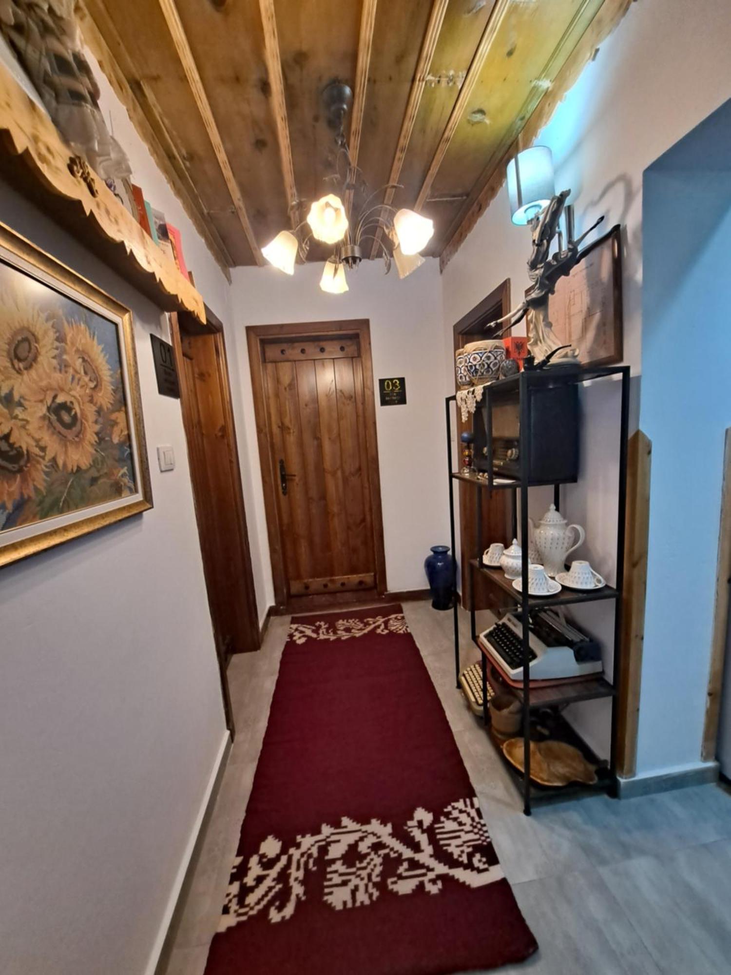 "Villa 70" Guesthouse ジロカストラ エクステリア 写真